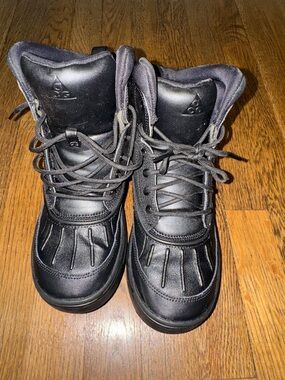 Nike Kids Black Lace-Up Winter Boots